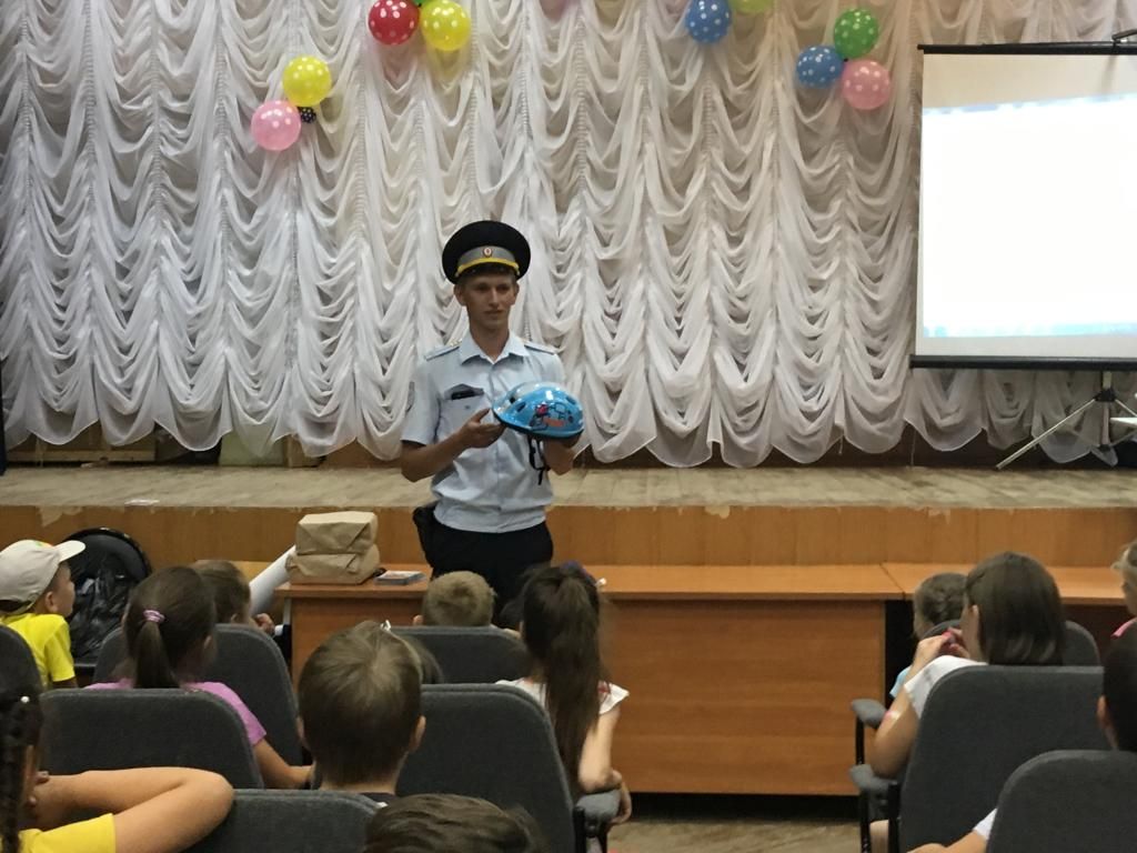 В летних лагерях Татарстана учат правилам безопасности на дорогах