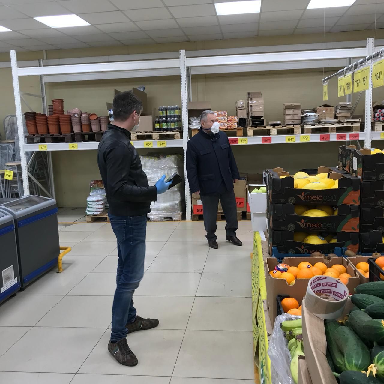 Глава Высокогорского района проверил наличие продуктов и цены в магазине