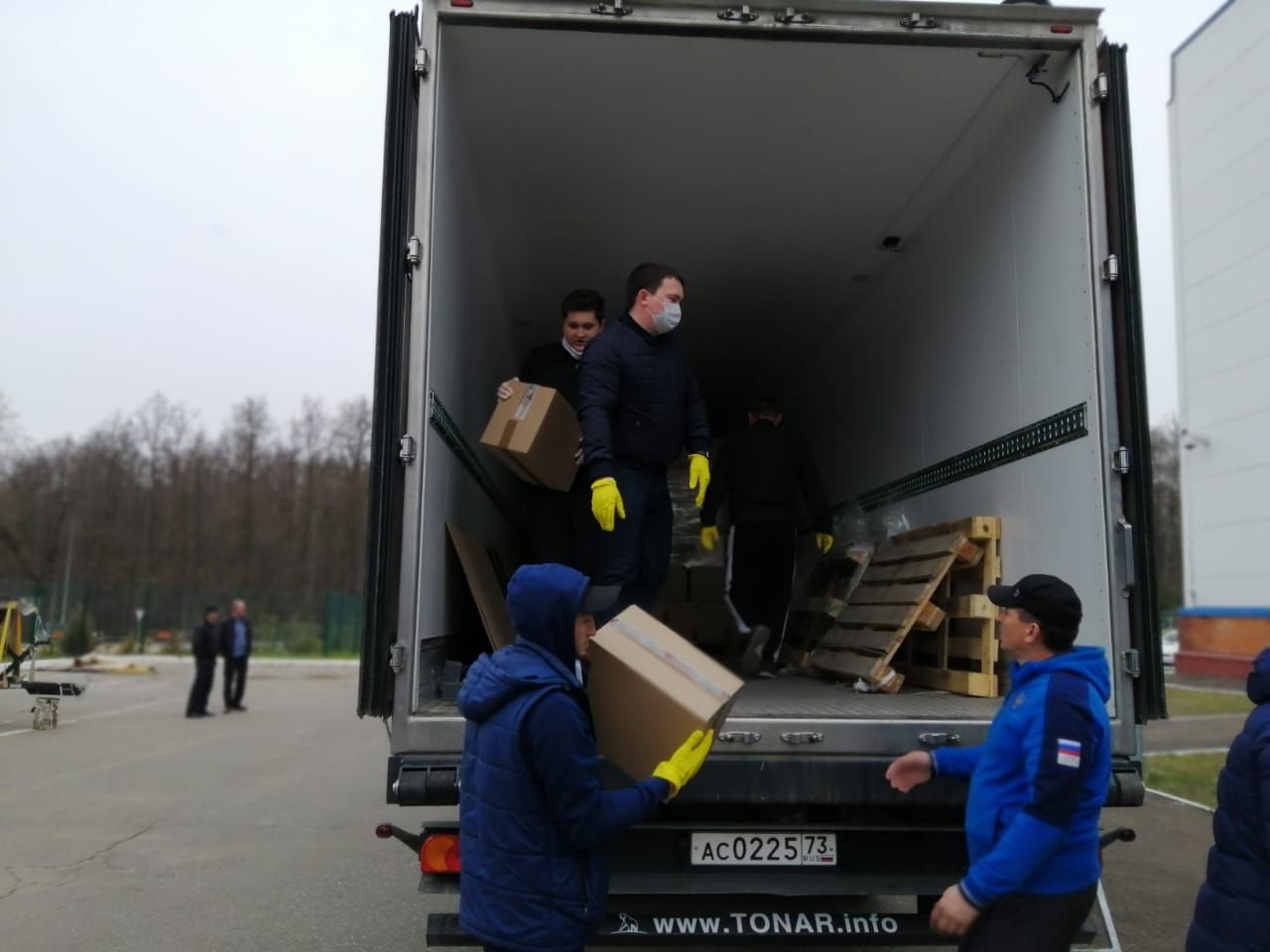 В Высокогорский район привезли наборы продуктов по поручению Президента Татарстана