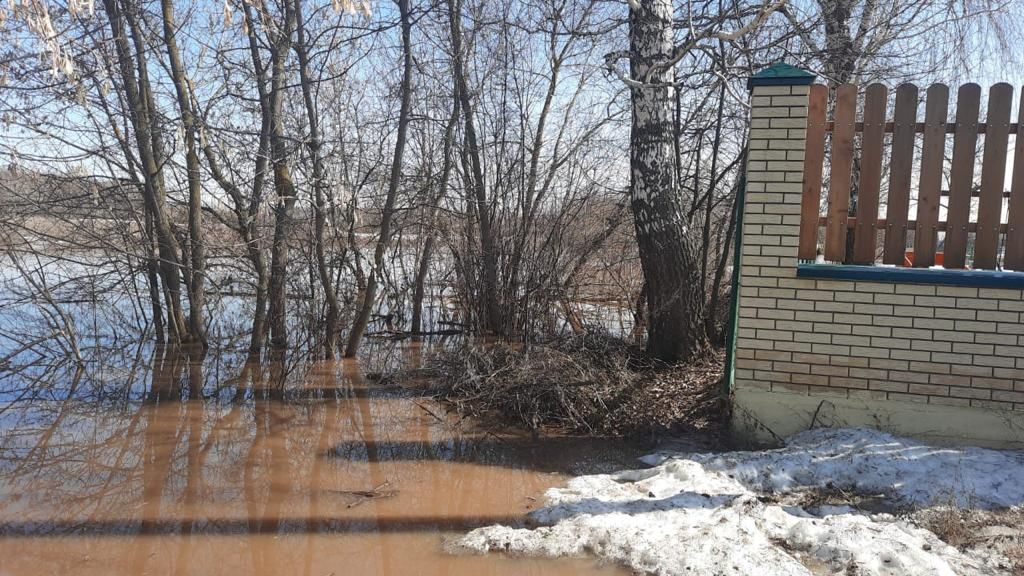 «Поплыли»: Высокогорский район топят воды Казанки