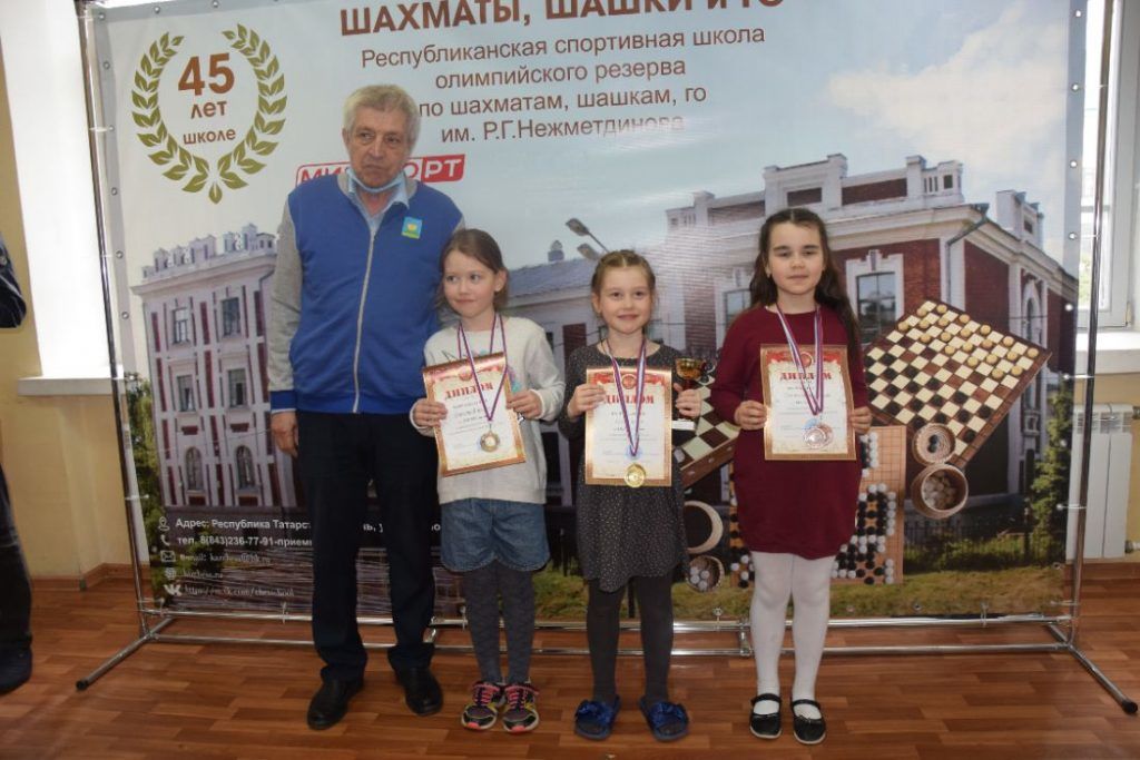 8 высокогорских детей заняли призовые места в республиканских соревнования по международным шашкам
