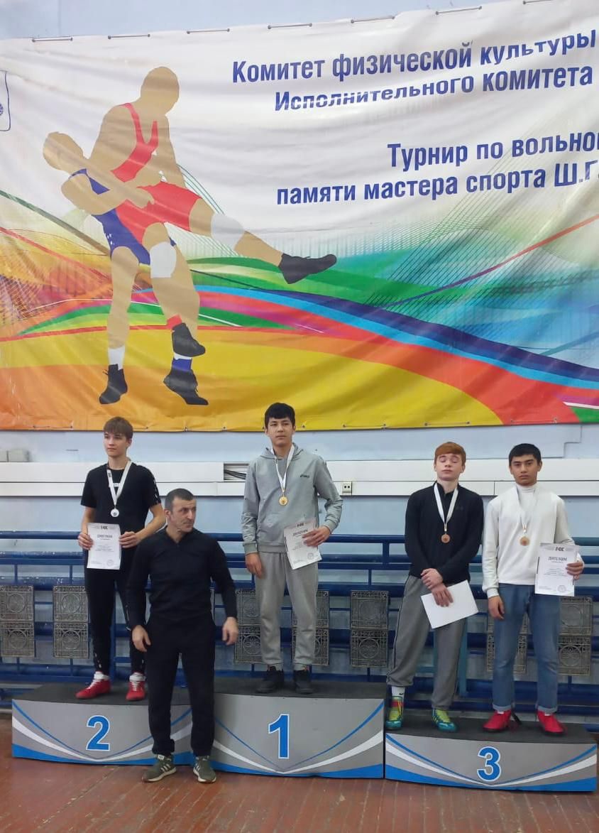 Высокогорские спортсмены принесли три медали с турнира по вольной борьбе им.Ионова