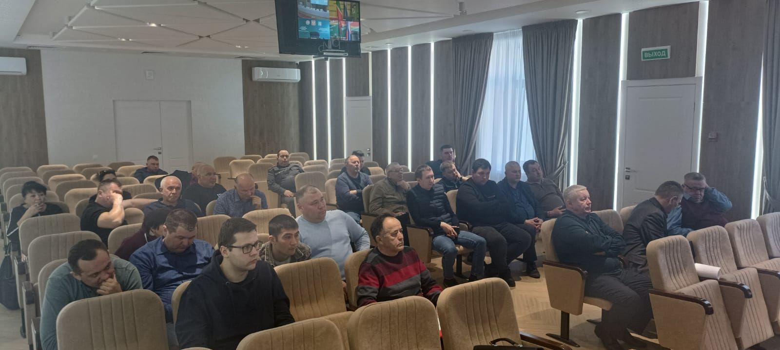 В исполкоме района прошло заседание агропромышленного комплекса