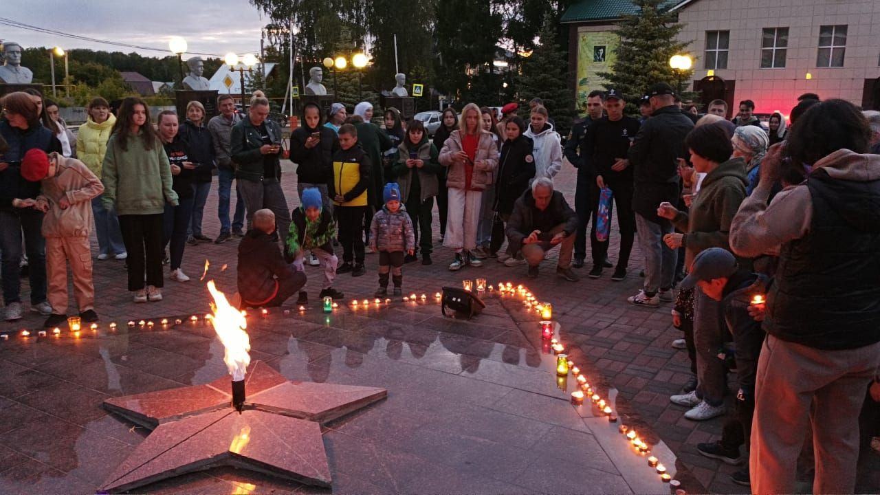 На Аллее Славы высокогорцы зажгли «Свечу памяти»