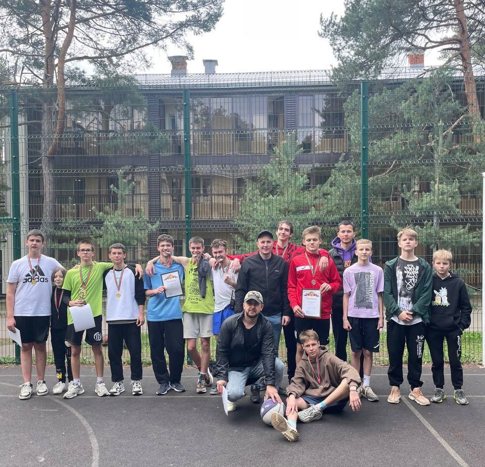 29 -30 апреля в лагере «Молодёжный» с детьми из Белгородской области провели турниры по баскетболу и волейболу