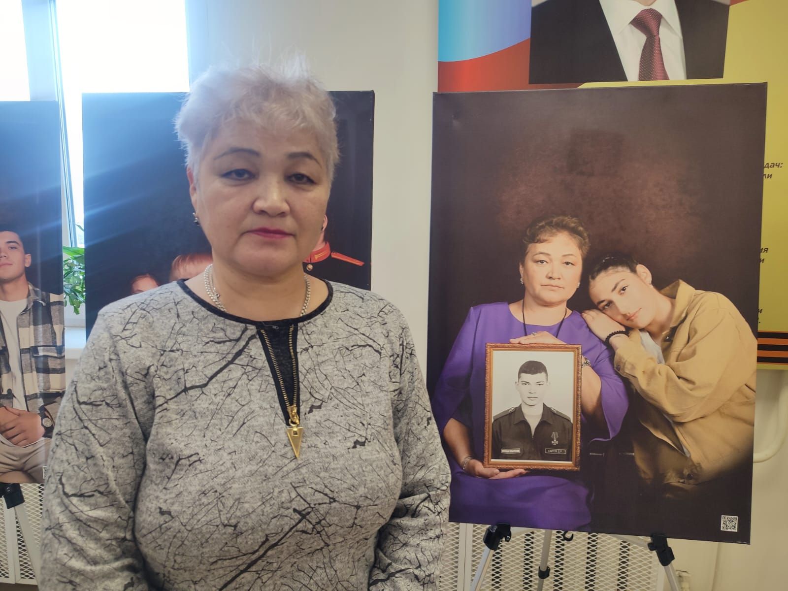 В «Союзе ветеранов Республики Татарстан» открыли фотовыставку «Семья героя СВО»