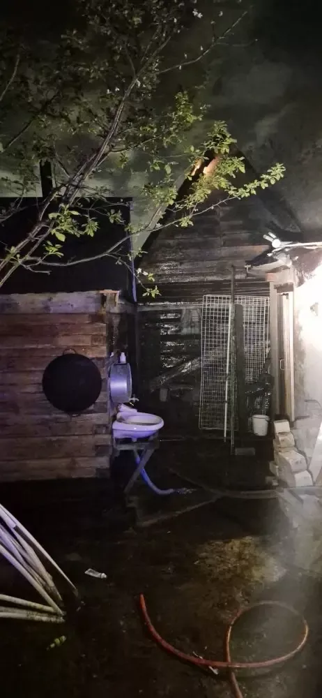В СНТ «Химик» сгорели две бани на площади 36 квадратных метров