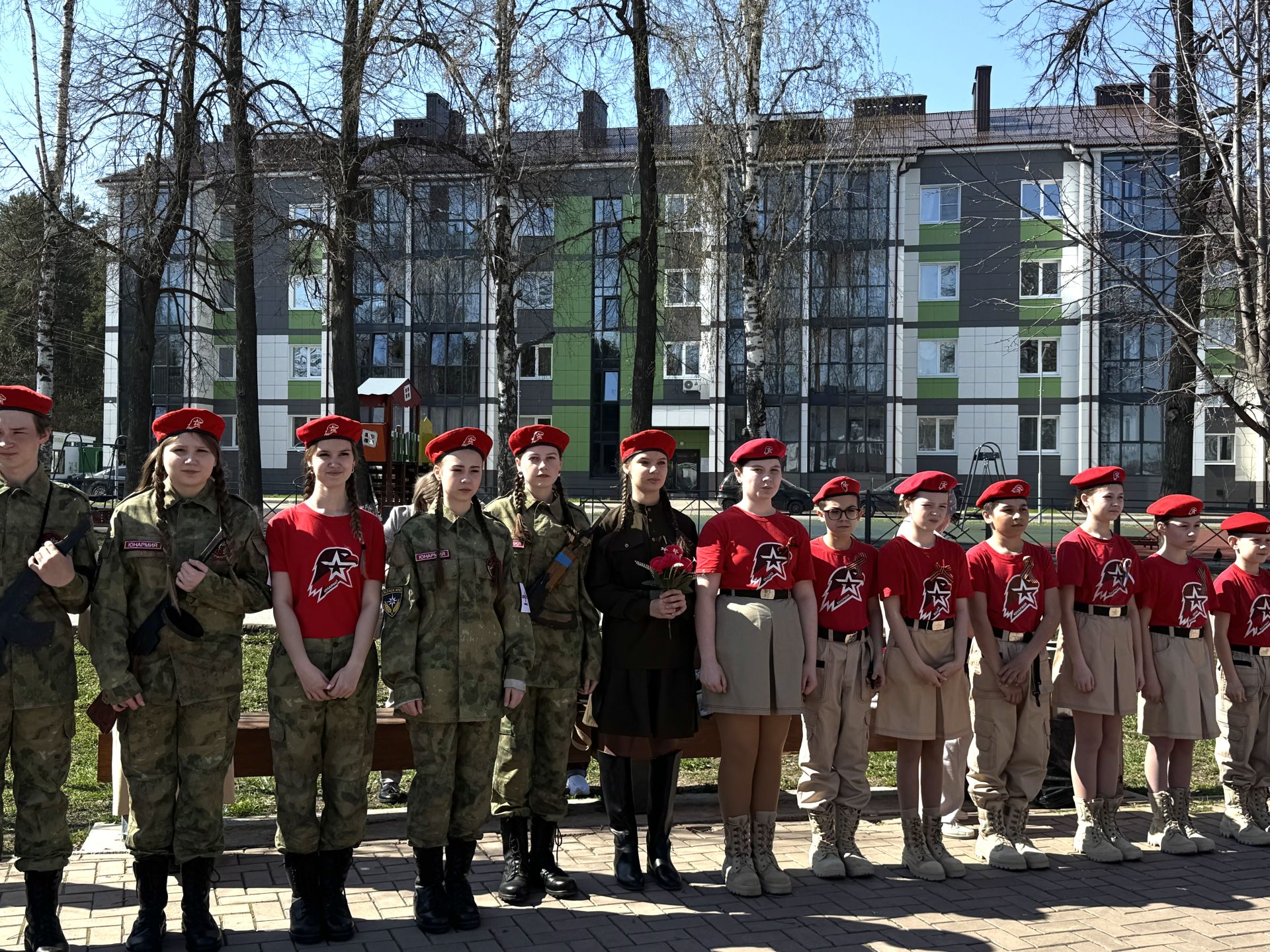 Более 100 участников исполнили «Вальс Победы» в Бирюлях