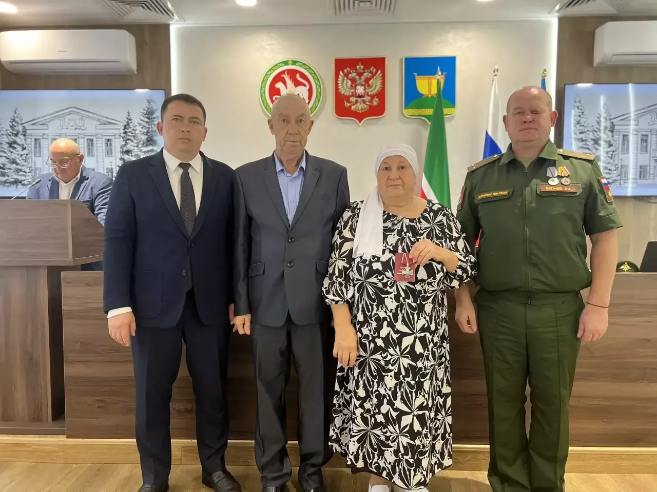 Военнослужащие получили государственные награды за воинский долг