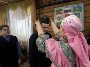 В Березкинском СДК школьники сыграли в народные игры по Пушкинской карте