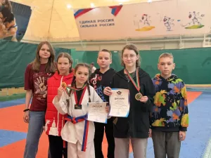 Юные тхэквондистки завоевали золото и бронзу на Первенстве РТ