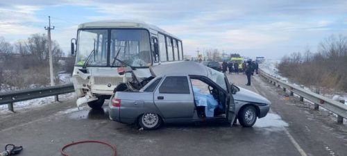 В РТ пятеро травмированы после столкновения автобуса и Лады