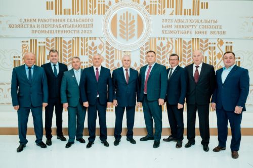 Раис наградил высокогорских аграриев