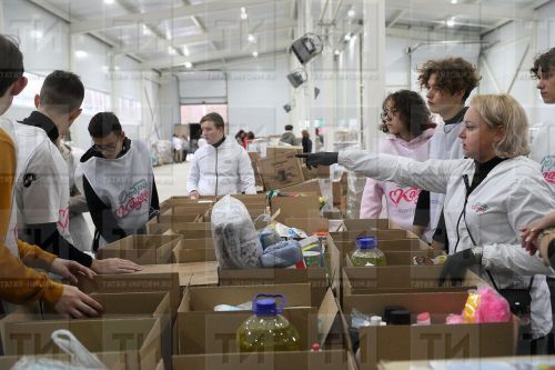 В Казани волонтеры собрали продукты для военных