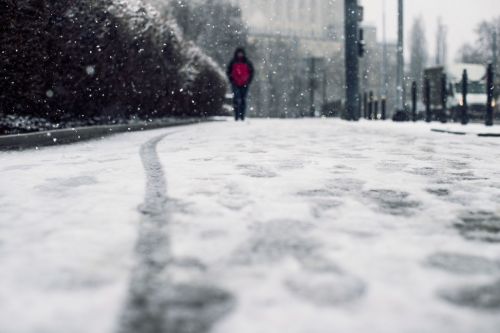 Водителей из Татарстана просят быть осторожными в грядущие гололед и сильный ветер