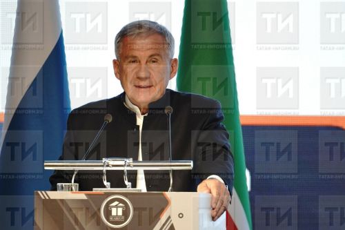Минниханов поздравил татарстанцев с праздником Ураза-байрам