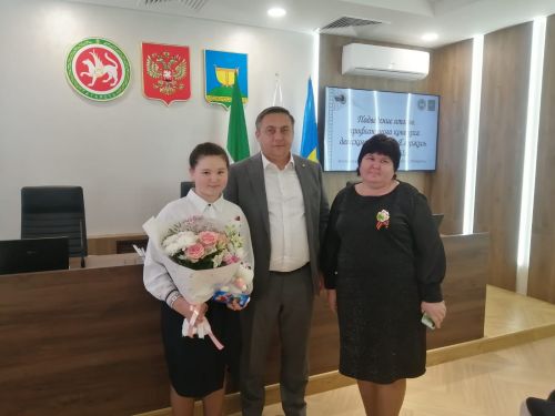 В исполкоме поздравили победителей конкурса детского рисунка