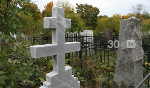 «Завтра ее не будет»: на кладбище в Казани разгорелся скандал из-за ограды на могиле