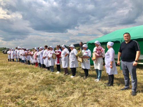Абсолютной чемпионкой районного конкурса доярок стала Радиса Сабирзянова из хозяйства «Битаман»