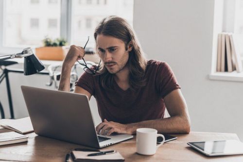 Большинство работников доверяют коллегам по работе