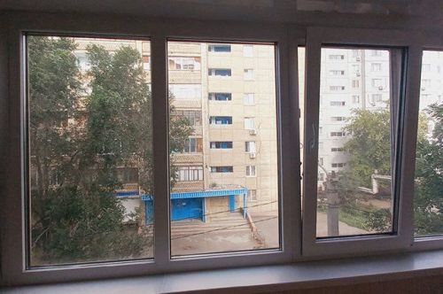 Трехлетний мальчик выпал из окна пятого этажа в Бугульме