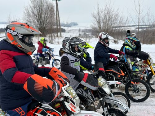 40 юных спортсменов мотоэндуро-клуба в Высокогорском районе провели сегодня открытую тренировку в каньоне Биектау