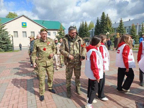 На «Алле Героев»» в Высокогорском районе состоялось возложение цветов и венков к стеллам и памятникам