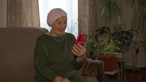 Как волонтеры дарят радость пожилым людям в Высокогорском районе