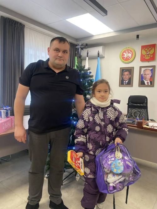 Исполнение желаний: в Высокогорском районе вручили подарки от «Ёлки желаний»
