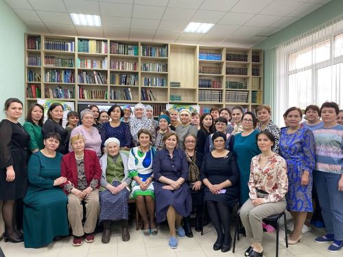 В Центральной библиотеке состоялась встреча с поэтессой