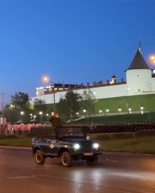 На Площади Тысячелетия прошла первая репетиция парада