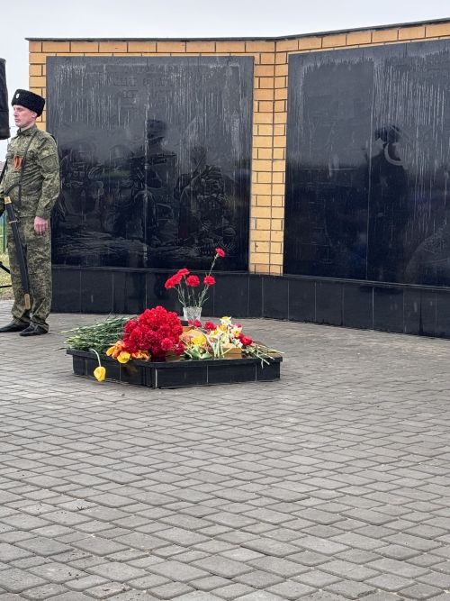 В Шигалях состоялось торжественное открытие памятника воинам трёх поколений