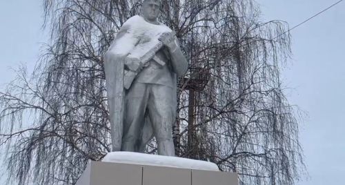 Юнармейцы Высокогорской школы № 1 привели в порядок памятник