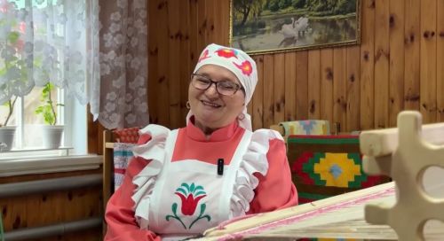 Альфинур Низамиева возрождает традиционное ковроткачество