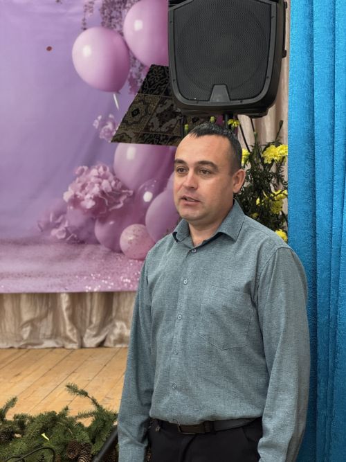 В Ташлы-Ковалинском Доме культуры проходит праздник ко Дню пожилого человека