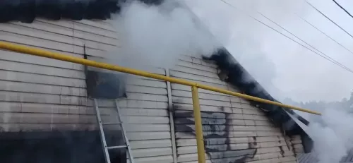 Пожар уничтожил гараж в поселке Бирюлинского ЗС