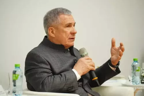 Минниханов Татарстанда халык бәйрәмнәрен югары дәрәҗәдә үткәрергә кушты