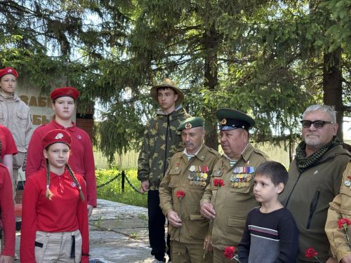 В Высокогорском районе прошел автопробег ретроавтомобилей с ветеранами (фото)