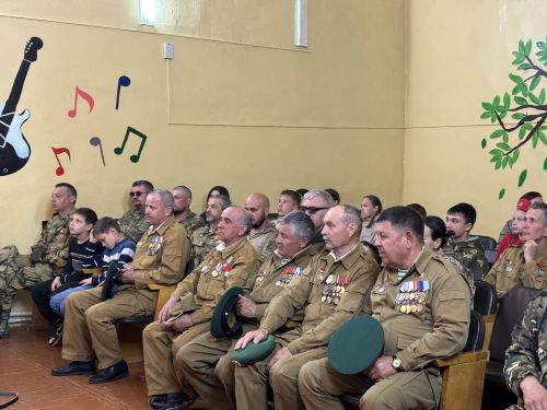 В Высокогорском районе прошел автопробег ретроавтомобилей с ветеранами (фото)