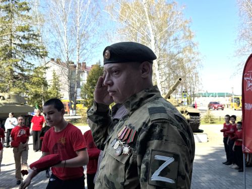 Более 100 участников исполнили «Вальс Победы» в Бирюлях