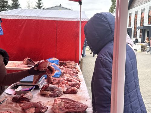 Осенняя сельскохозяйственная ярмарка проходит в Высокой Горе