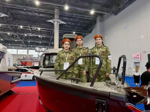 Юнармейцы из Высокогорского района покорили салон «Безопасность»