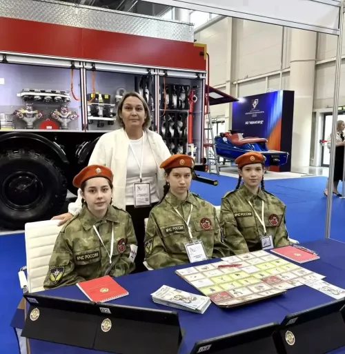 Юнармейцы из Высокогорского района покорили салон «Безопасность»