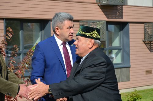 Открытие мемориальной доски Хасану Шайдуллину