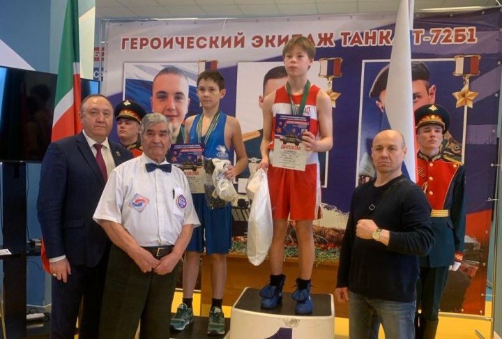 Высокогорцы выступили на ll межрегиональном турнире по боксу, посвященные памяти героя России Дамира Галимханова