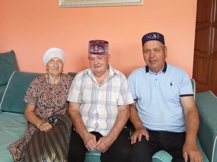 В день семьи, любви и верности в селе Алан-Бексерь чествовали супругов Юнуса и Равилю Гайнутдиновых