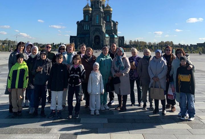 Семьи защитников из Высокогорского района вернулись из поездки в Москву