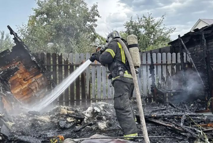 Пожар в СНТ «Кактус‑74»: сгорели баня и пристрой