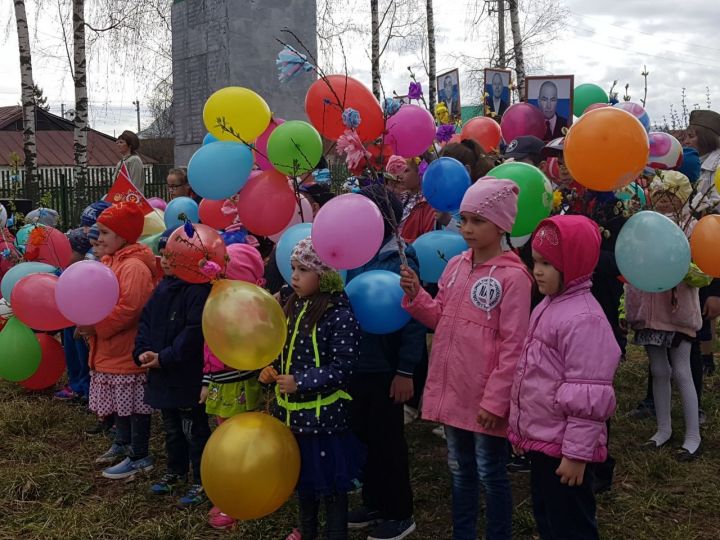Жители Иске-Казанского сельского поселения приняли Парад Победы
