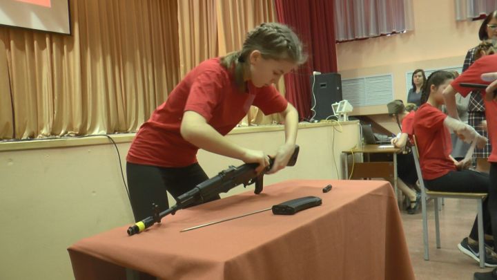 Школьники Высокогорского района продемонстрировали свои умения на военно-патриотическом конкурсе